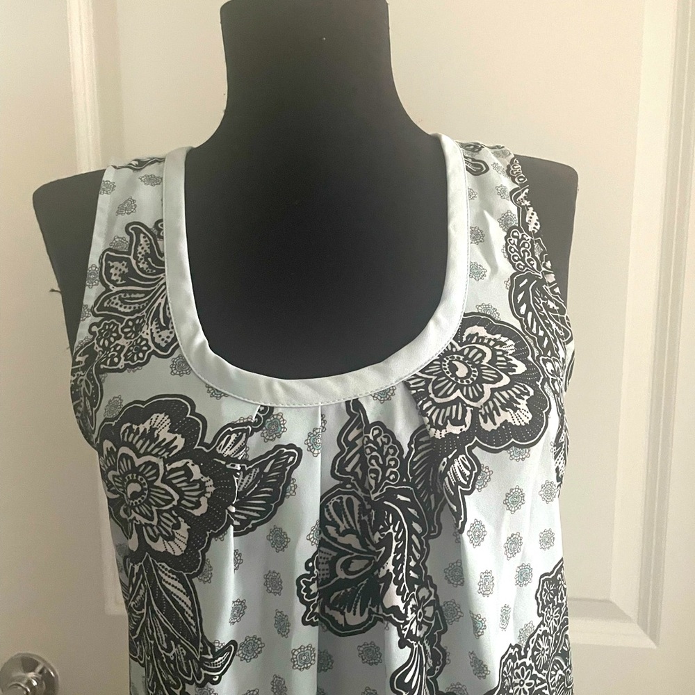 Blue paisley tie back sleeveless blouse